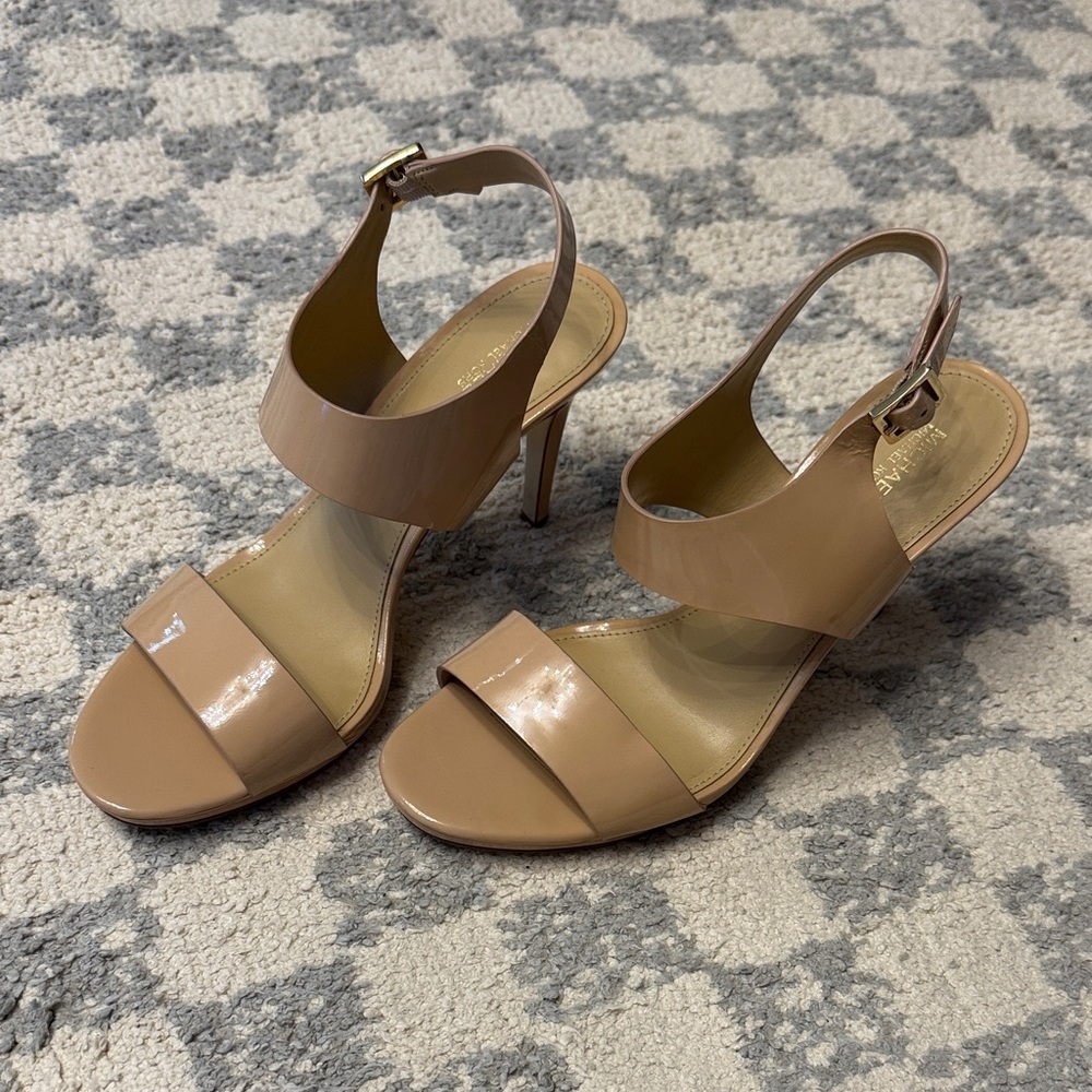 Michael Kors Elegant Tan Women's heel